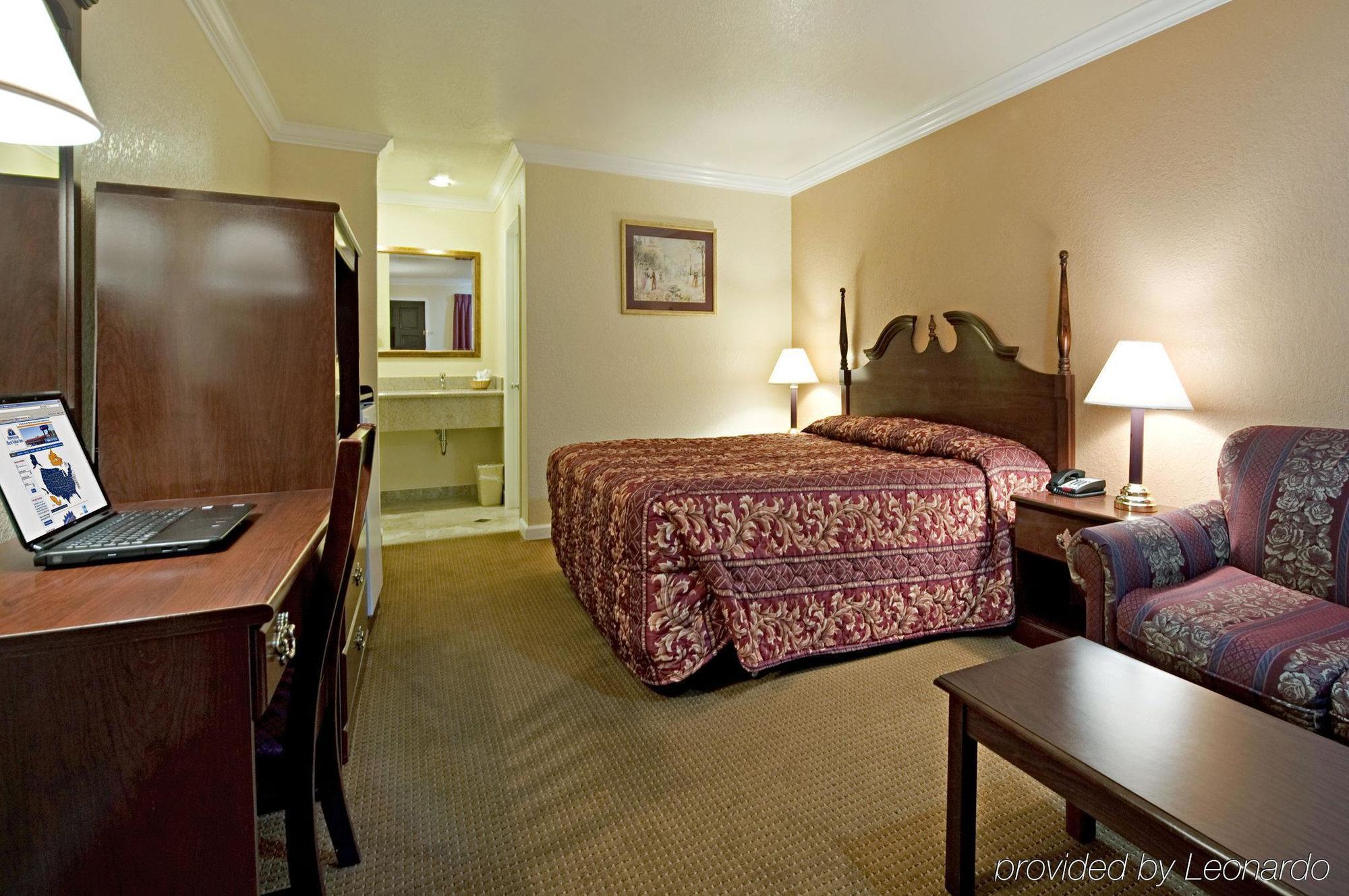 Americas Best Value Inn Сънивейл Стая снимка