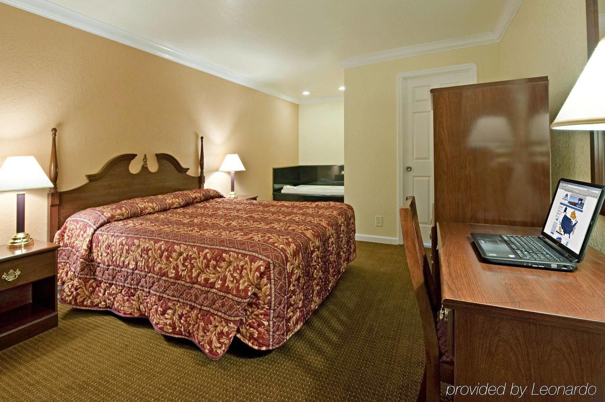 Americas Best Value Inn Сънивейл Стая снимка