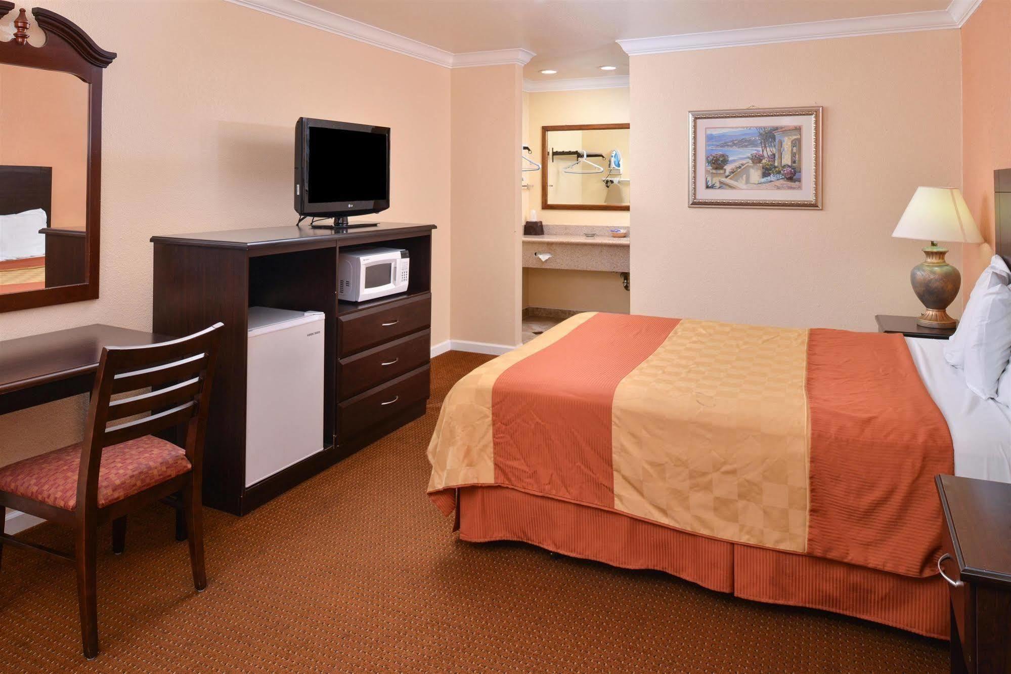 Americas Best Value Inn Сънивейл Екстериор снимка