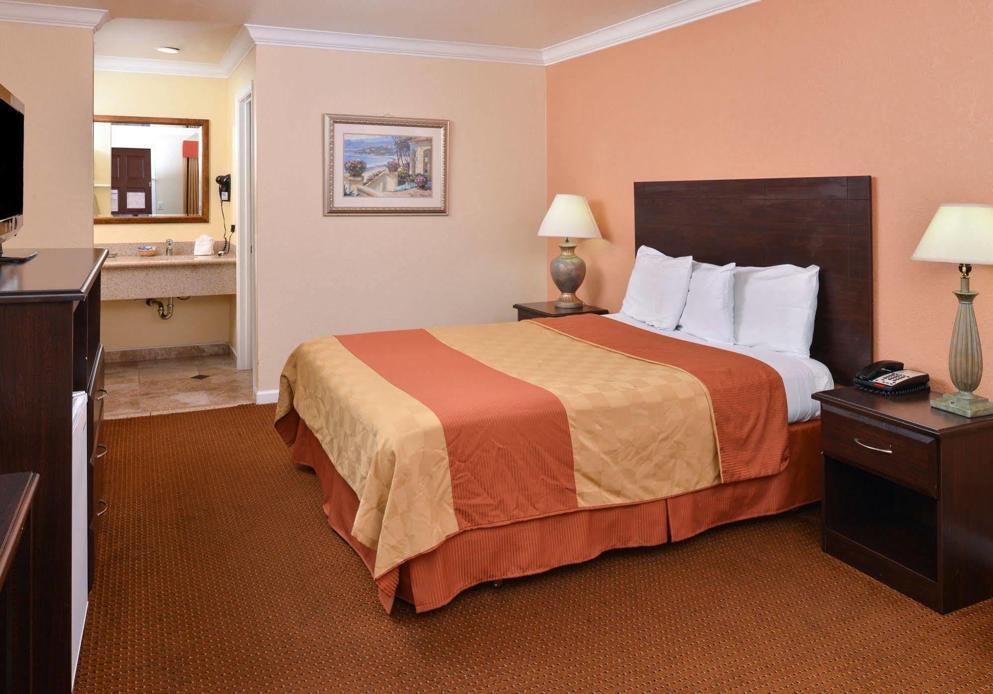 Americas Best Value Inn Сънивейл Екстериор снимка