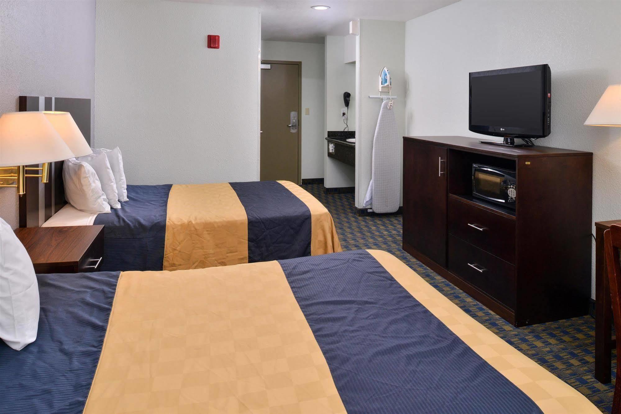 Americas Best Value Inn Сънивейл Екстериор снимка